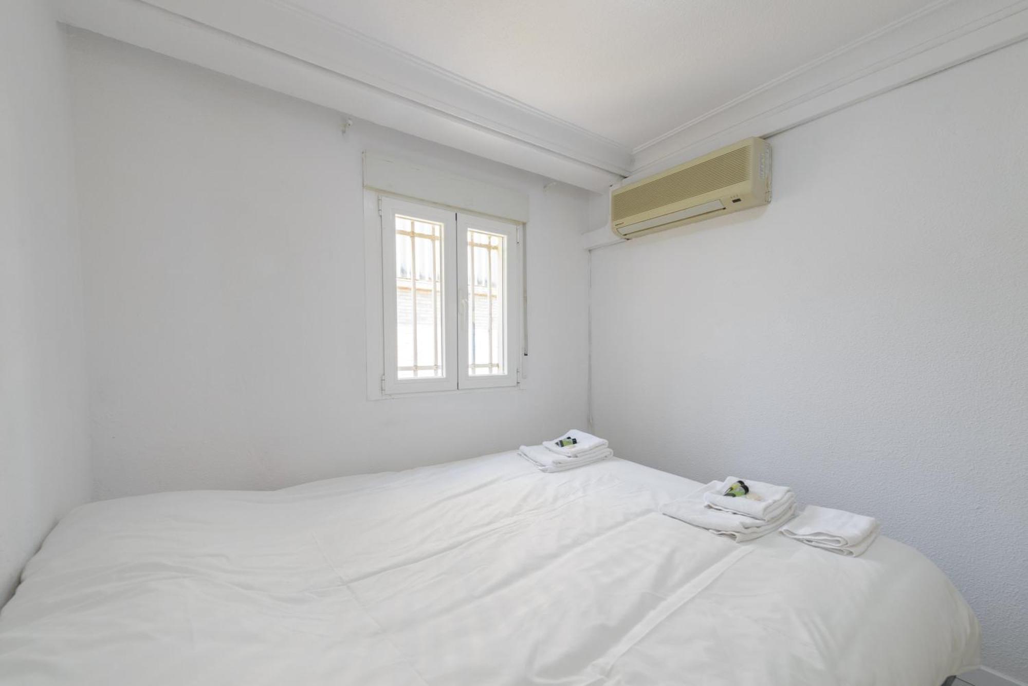 Sabadell Calle, Casa Familiar De 3 Dormitorios Con Terraza Junto Metro Fuencarral Madrid Luaran gambar