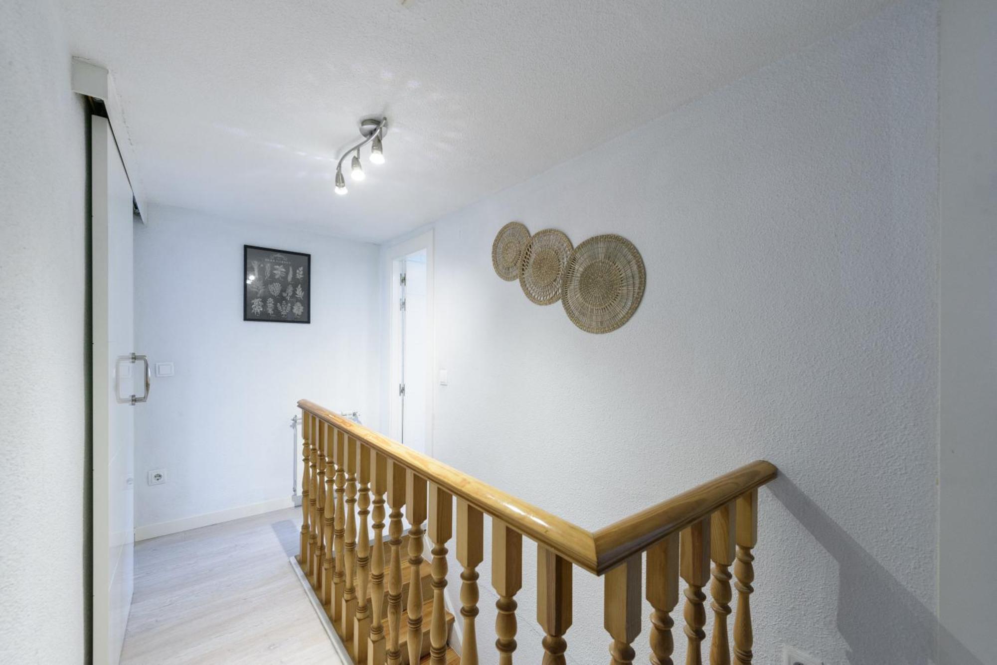 Sabadell Calle, Casa Familiar De 3 Dormitorios Con Terraza Junto Metro Fuencarral Madrid Luaran gambar
