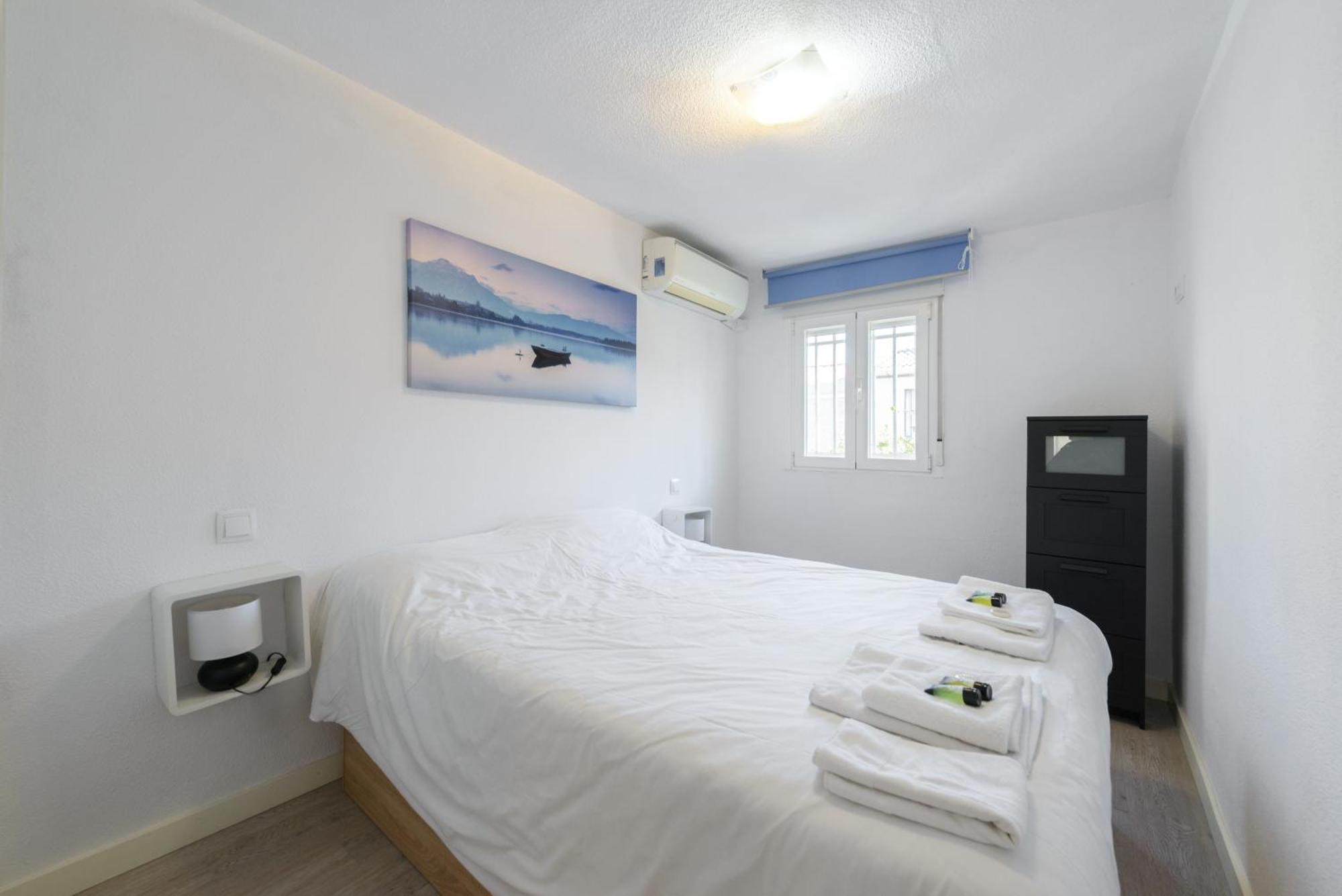 Sabadell Calle, Casa Familiar De 3 Dormitorios Con Terraza Junto Metro Fuencarral Madrid Luaran gambar
