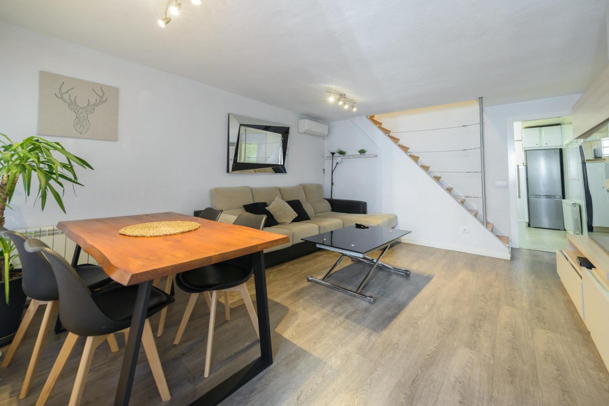 Sabadell Calle, Casa Familiar De 3 Dormitorios Con Terraza Junto Metro Fuencarral Madrid Luaran gambar
