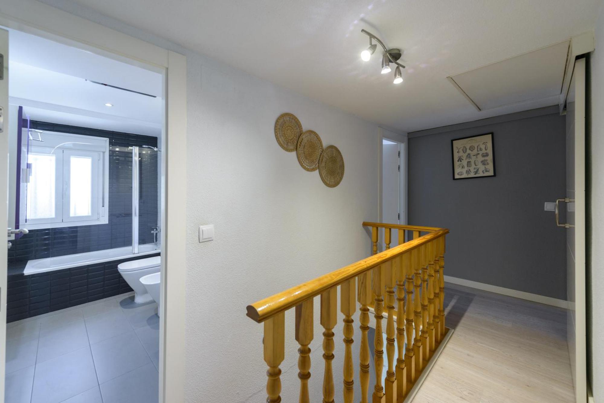 Sabadell Calle, Casa Familiar De 3 Dormitorios Con Terraza Junto Metro Fuencarral Madrid Luaran gambar
