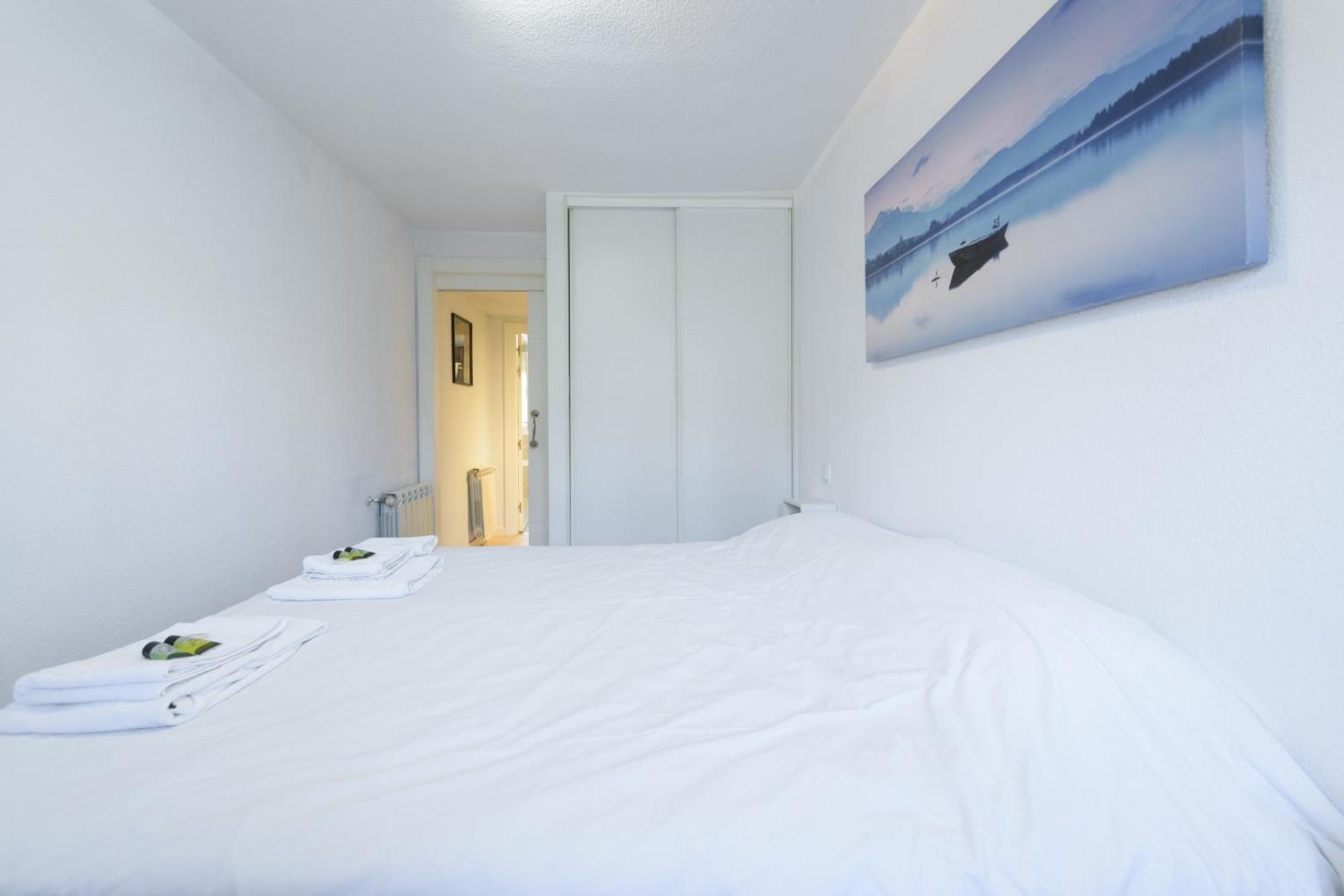 Sabadell Calle, Casa Familiar De 3 Dormitorios Con Terraza Junto Metro Fuencarral Madrid Luaran gambar